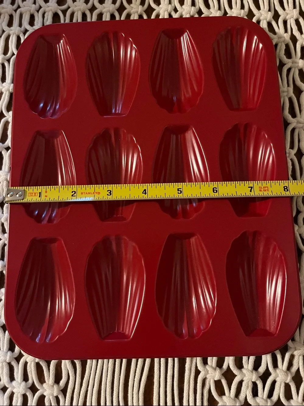 NEW American Girl by Williams-Sonoma, MADELEINE BAKING PLAQUE